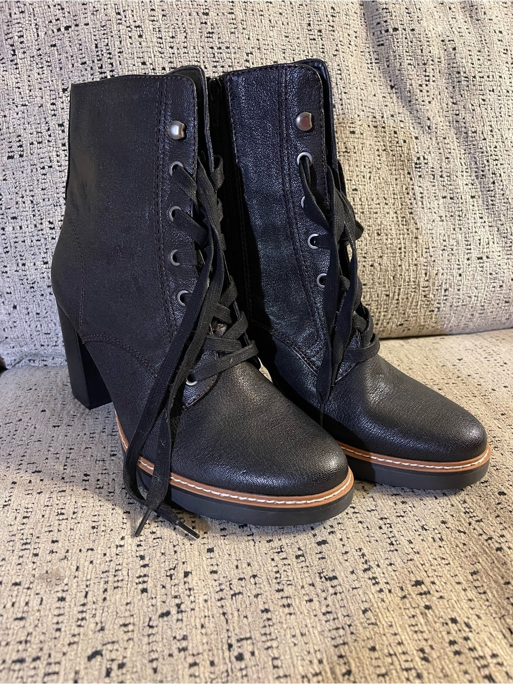 Naturalizer Black Lace-Up Block Heel Ankle Boots with Contrast Welt